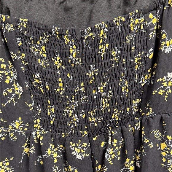 Exlura Chic Black Floral Midi Dress - Picture 4 of 7